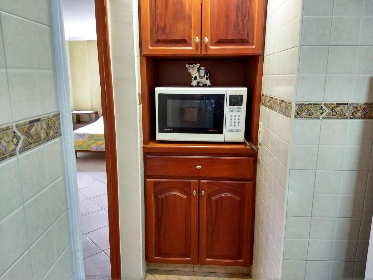 Апартаменты Bueno, Bonito, Barato Y Cerca A El Poblado Медельин Экстерьер фото